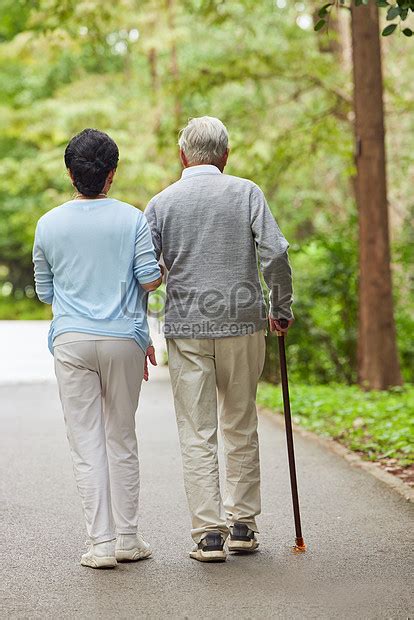 Grandpa Held Grandmas Back Picture And Hd Photos Free Download On Lovepik