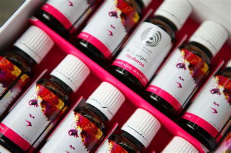 Die dazugehörenden organe leuchten auf. Die Beauty-Wunderwaffe: Hyaluron von Innen nach Außen ...