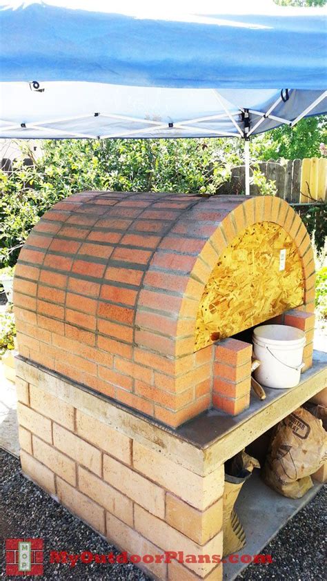 June 13, 2019 at 2:13 pm. Four à pizza bois : DIY Brick Pizza Oven | MyOutdoorPlans ...