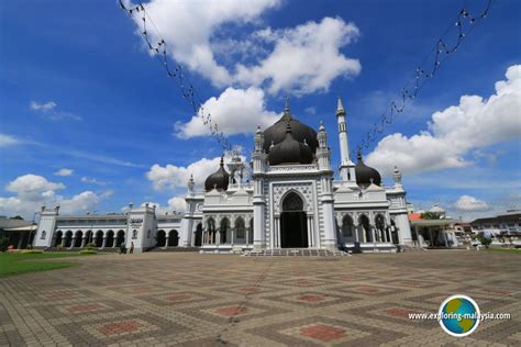 Nak tau sebab apa ❓❓ sebab harga sangat lah murah & berbaloi untuk hampa sekeluarga. Masjid Zahir, Alor Setar, Kedah, Malaysia