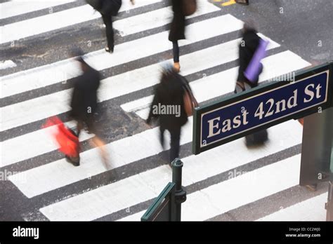New York Pedestrian Crossing Hi Res Stock Photography And Images Alamy