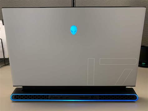 Experience Gaming With Alienware M17 R2 Smart Review Alienware