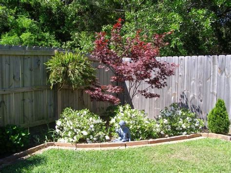 Awasome Landscaping Ideas For Corner Of Yard References