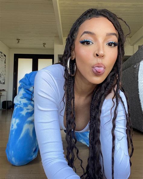 Tinashe Shows Off Her Sexy Body Topless And In Revealing Bikinis In 2021 Fappeningtime