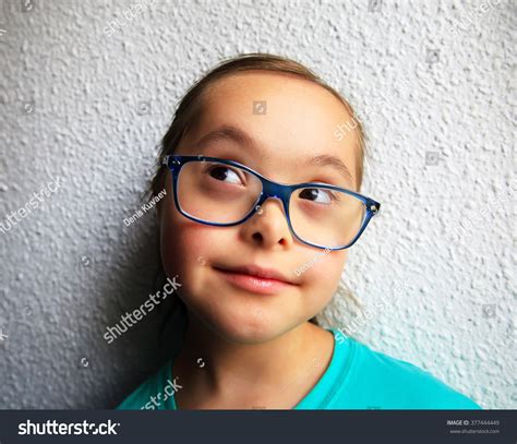 Collection 94 Wallpaper Beautiful Girl With Glasses Superb