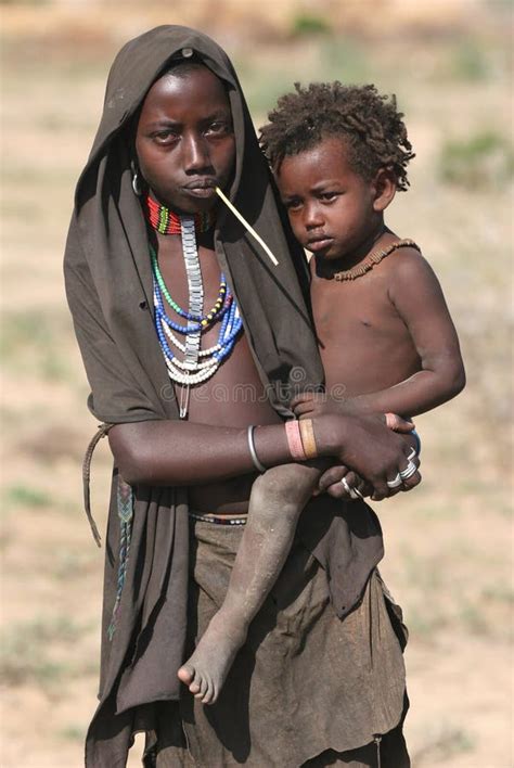 Afryce ludzie zdjęcie stock editorial Obraz złożonej z plenerowy