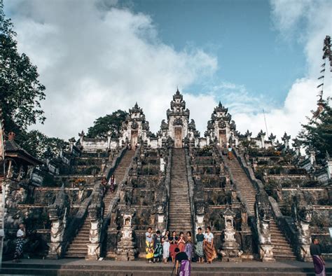 a guide to visiting the bali gates of heaven pura luhur lempuyang dream big travel far