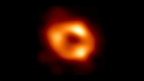 eht scientists reveal first image of black hole at the center of our galaxy