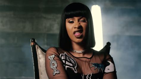 Cardi B Becomes First Female Rapper With Diamond Single For Bodak Yellow