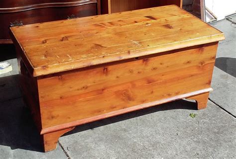 Uhuru Furniture And Collectibles Sold 3 Wide Solid Cedar Chest 55