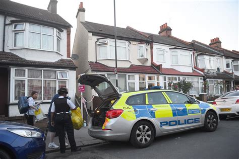 Croydon Stabbing Eight Months Pregnant Woman 26 Stabbed To Death In