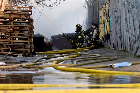 Large Wood Pallet Fire In Compton Spreads To Nearby Bus Yard Daily News