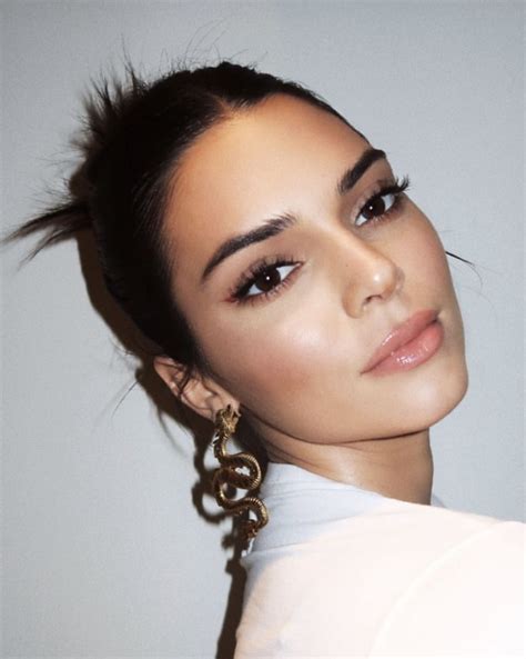 Pin By Esi Braimah On Kendall Kendall Jenner Makeup Jenner Makeup Kendall Jenner Eyebrows