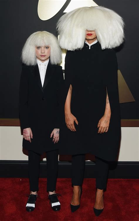 Grammys 2015 Rihanna Leads Most Outrageous Red Carpet