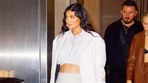 Kylie Jenner Shows Off Bare Baby Bump In Crop Top And Unbuttoned Jeans