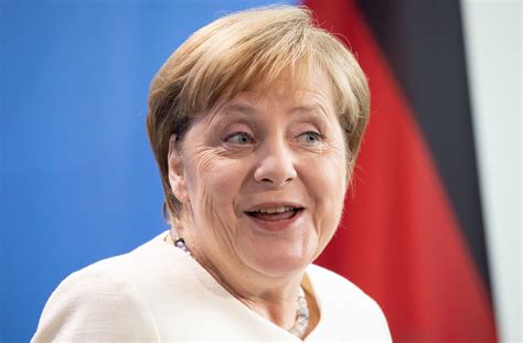 Angela Merkel Kanzlerin Erntet Lacher Bei Frage Zu Ihrer Amtszeit