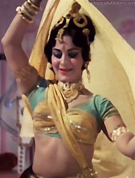 waheeda rehman bollywood yesteryear neel kamal 22 hot dance captures