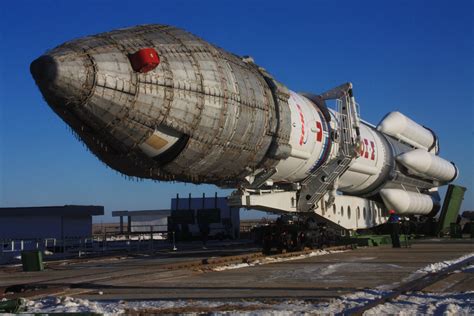 Chinesische rakete stürzt auf die erde zurück. Proton-M-Rakete mit Militärsatelliten gestartet — RT DE