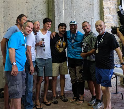 Solo stand up paddlers in Missouri River 340 race – fitness paddling