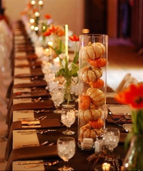 Here are ten solid ideas for thanksgiving decorating beyond the dining room table! Easy Thanksgiving Decorating Ideas - Home Bunch Interior ...
