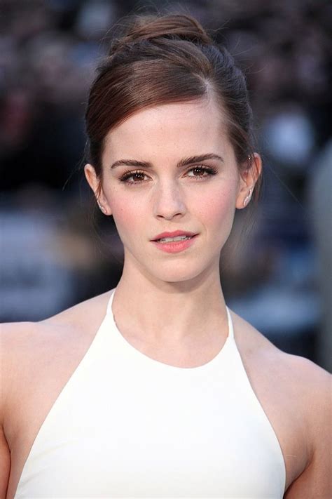 A Deep Dive Into Emma Watsons Hair History Emma Watson Hair Emma 148736