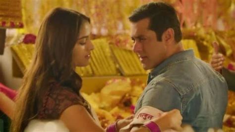 Salman Khans Romantic Andaaz With Saiee Manjrekar In Dabangg 3 Song Naina Lade Impresses Fans