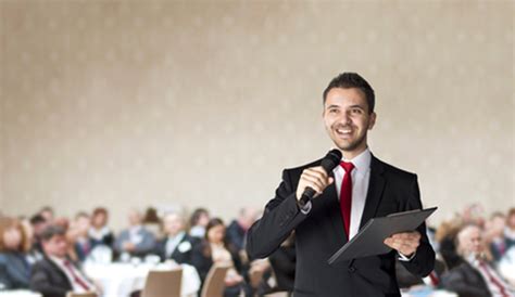 Follow 5 Effective Tips To Enhance Your Confidence While Public Speaking