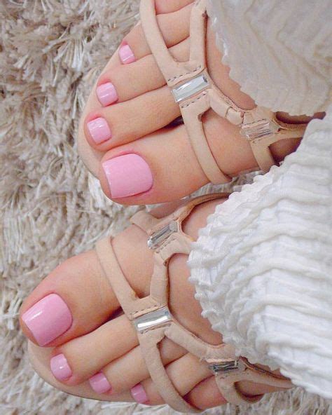 Pin By Madzia On Heels Pink Toe Nails Toe Nails Toe Nail Color