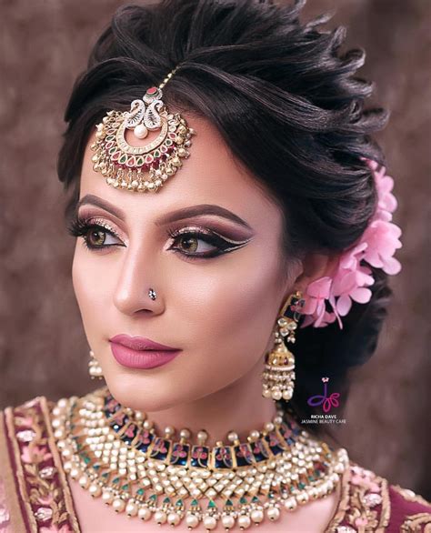 Indian Bridal Makeup And Jewellery Bridal Hairstyle Indian Wedding