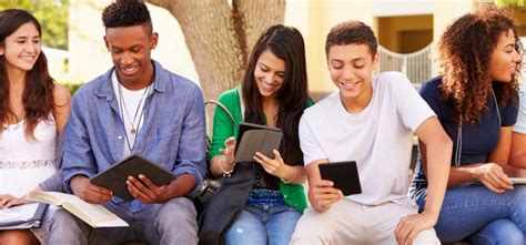 College students can rely on certain apps that are built to help them study better and enhance convenience as they go about living college life. 4 Smart Productivity Apps for College Students - Blog ...
