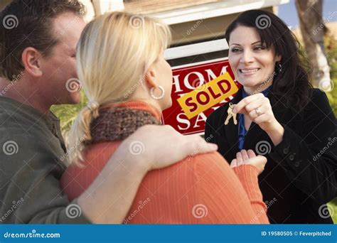 Female Real Estate Agent With Happy Couple House Stock Image Image Of Sale Latin 19580505