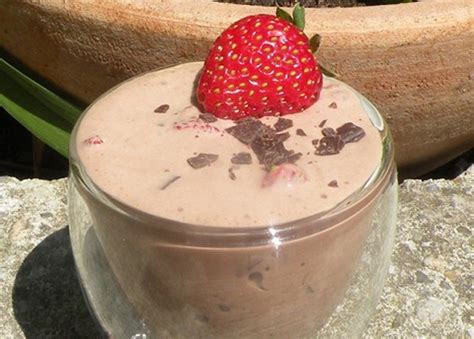 Viertel in spalten schneiden und auf dem kuchen verteilen. Diät-Eiscreme mit Stevia Rezept | GuteKueche.at