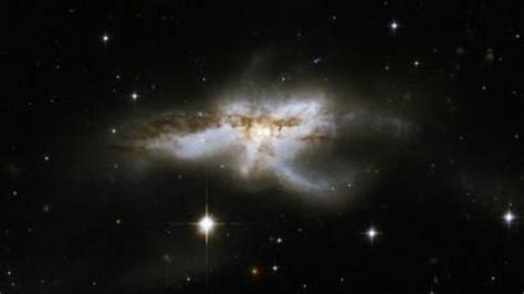 Experts Find Alcyoneus The Largest Galaxy 153 Times The Milky Way