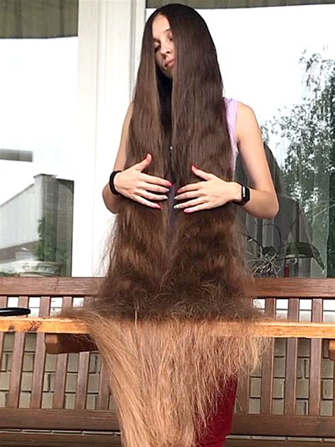 I have been growing my hair out for 4 years now! VIDEO - Extreme amounts of hair outside - RealRapunzels