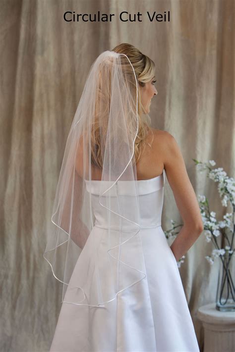 Pin By Danielle Jackson On Wedding Veils Wedding Bridal Veils