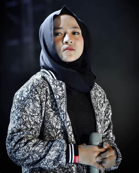 6 Cara Memakai Hijab Segitiga Segi Empat Dan Pashmina Simple Mudah