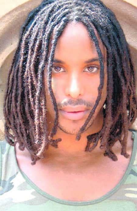 Reprise de racine de locks fines avec des extensions + coiffure 0696183397 www.nathyrelle.com. 12 hommes sublimes avec des dreadlocks - Afroculture.net