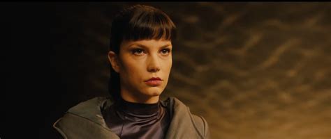 Райан гослинг, сильвия хукс, ана де армас премьера в россии. Blade Runner 2049 Trailer Breakdown: What You Missed