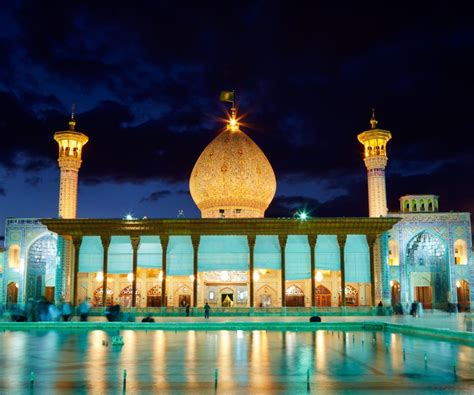 14 april 2021 der iran ist ein gebirgiges land, das zu großen teilen von wüste bedeckt ist. Millionen Spiegelscherben dekorieren diese Moschee im Iran ...