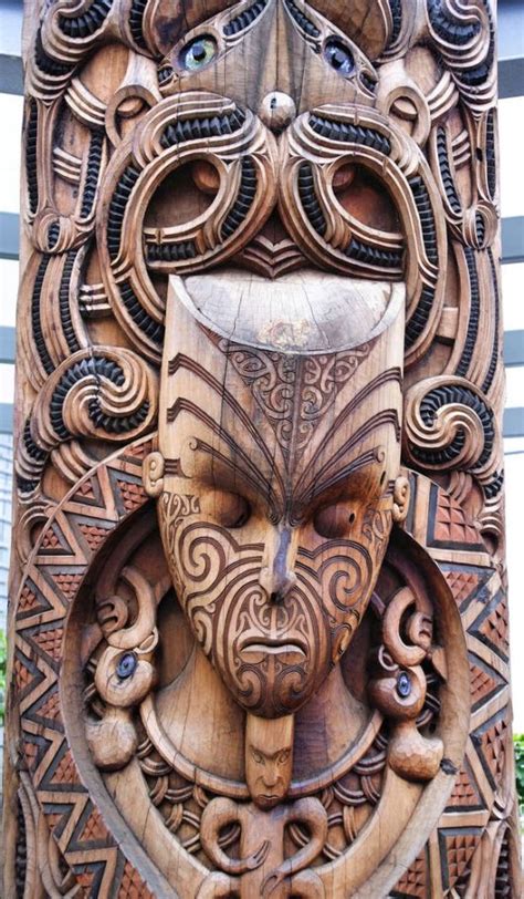 Creative Maori Carvings Of New Zealand