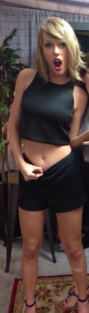Taylor Swift Belly Button Beautiful Celebrities Taylor Swift Taylor