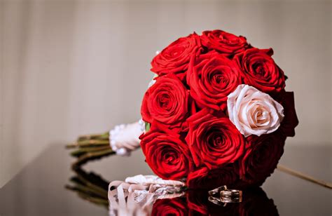 Flowers Roses Red Bouquet Love Rings Marriage Engagement Romantice Life