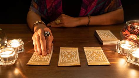 How To Do A Tarot Reading A Beginners Guide On Tarot Card Spreads