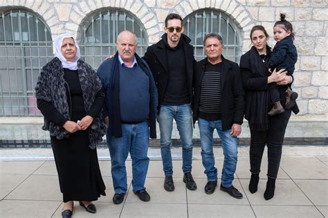 We did not find results for: עברי לידר ונסרין קדרי - מהכפר אל הכיכר