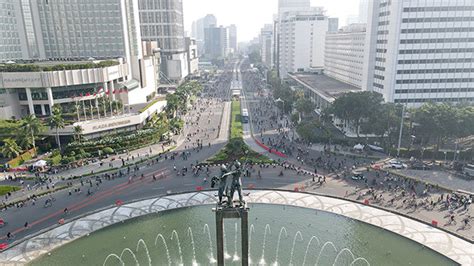 Car Free Day Halted Due To Undisciplined Crowds Fri June 26 2020 The Jakarta Post