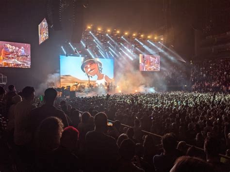 Gorillaz Live At The O2 Arena A Joyous Reunion Ldn Music Magazine