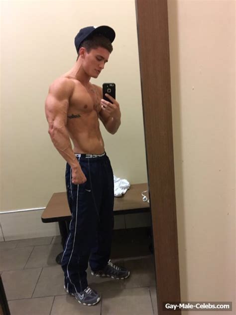 Leaked Vine Star Tyler Chrome Nude And Sexy Selfie Photos Picture Gay