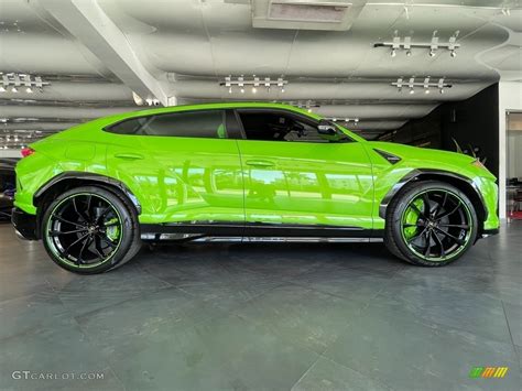 Verde Mantis Pearl 2021 Lamborghini Urus Pearl Capsule Awd Exterior