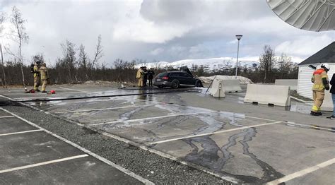 Nyheter, Tromsø | Bilbrann på Tromsøya – politi og brannvesen har rykket ut