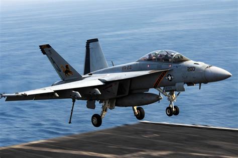 F A 18 Super Hornets Boeing Secures 200m Deal To Sustain Us Navy S Jets Looks To Go Past